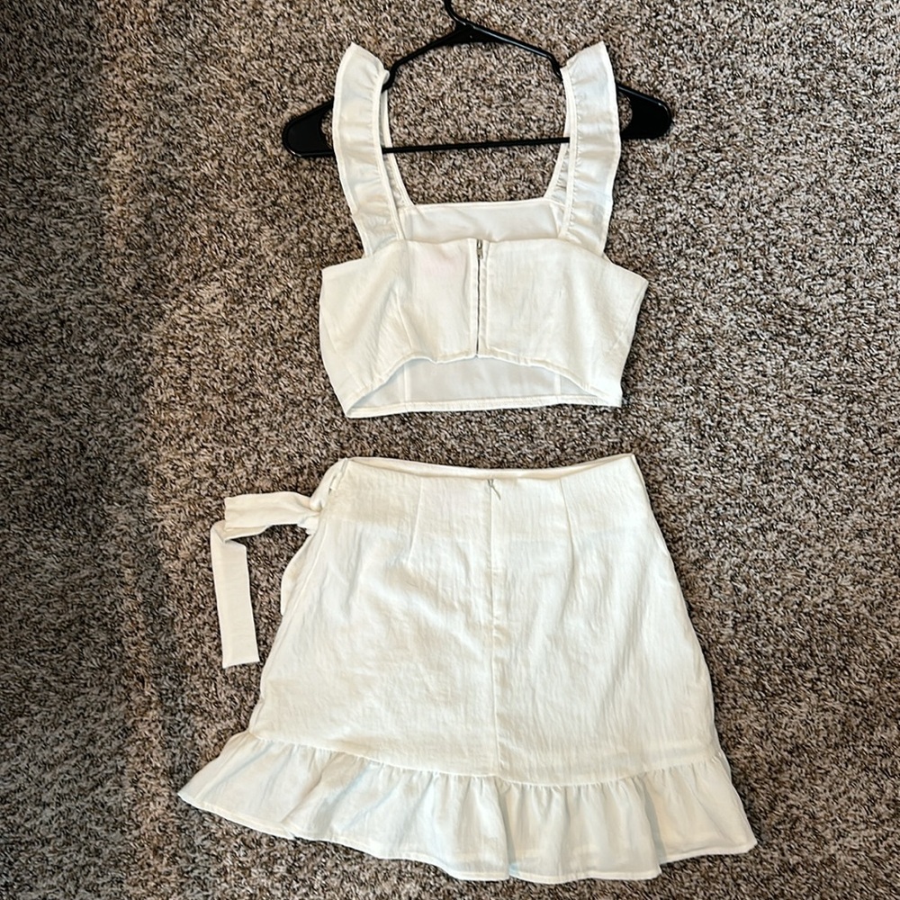 White Ruffle Set - image 2